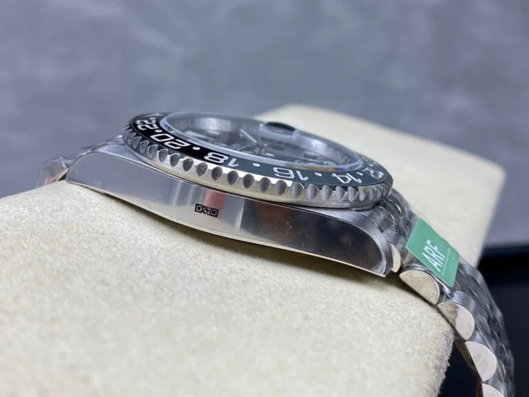 Superclone Rolex GMT-Master II 126710GRNR “Bruce Wayne” Jubilee 2024 - Image 5