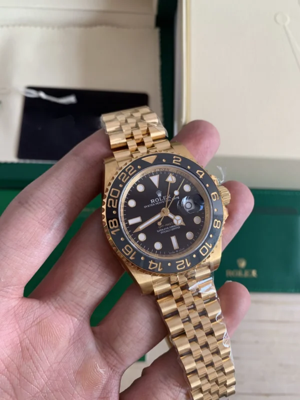 Superclone Rolex GMT-Master II Black Dial 126718GRNR - Image 7